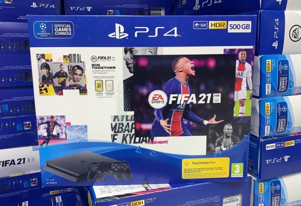 FIFA 21 Ultimate Team PS 4 500GB + 2 Controller Gaming Console Bundle